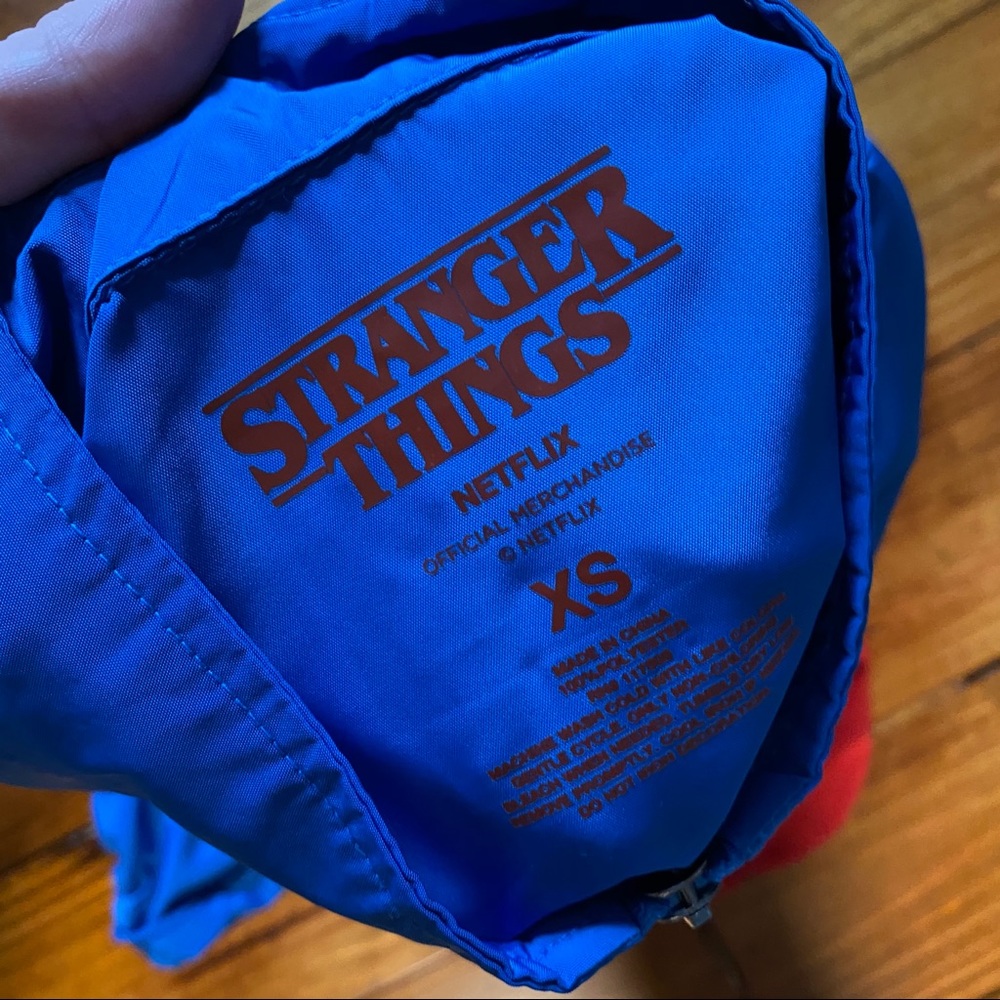 Stranger Things Wind Breaker - Picture 3 of 3